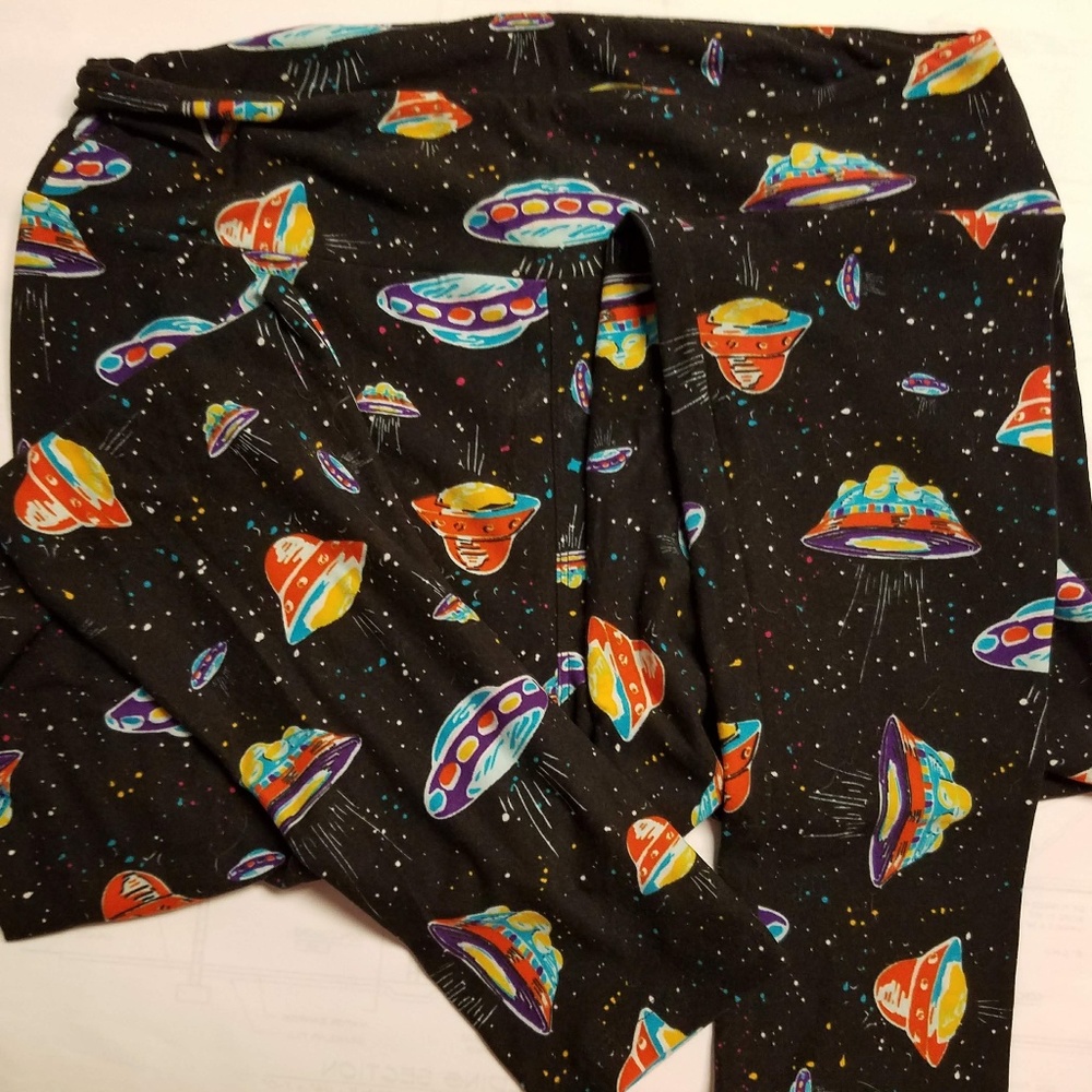 LuLaRoe T/C Leggings - OUT OF THIS WORLD!
